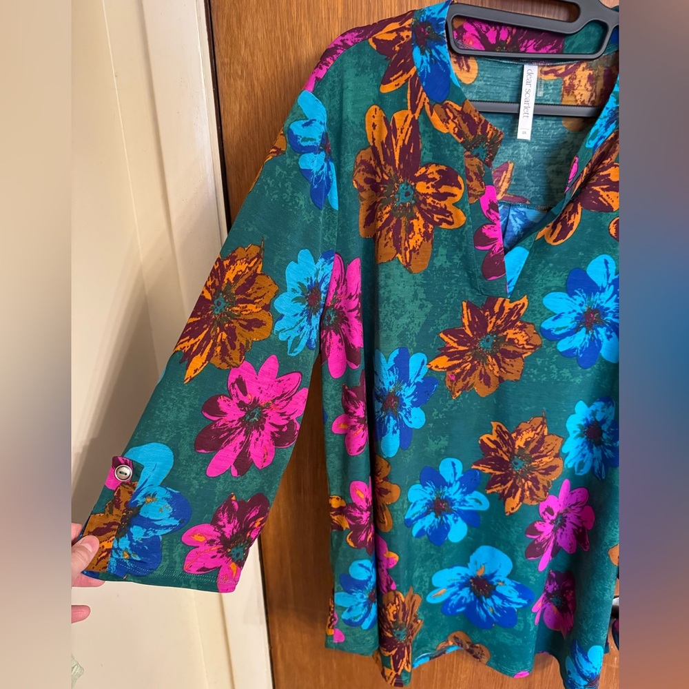 Dear Scarlett Green Floral 3/4 Sleeve V Neck Tunic Top size 2X - Picture 8 of 13